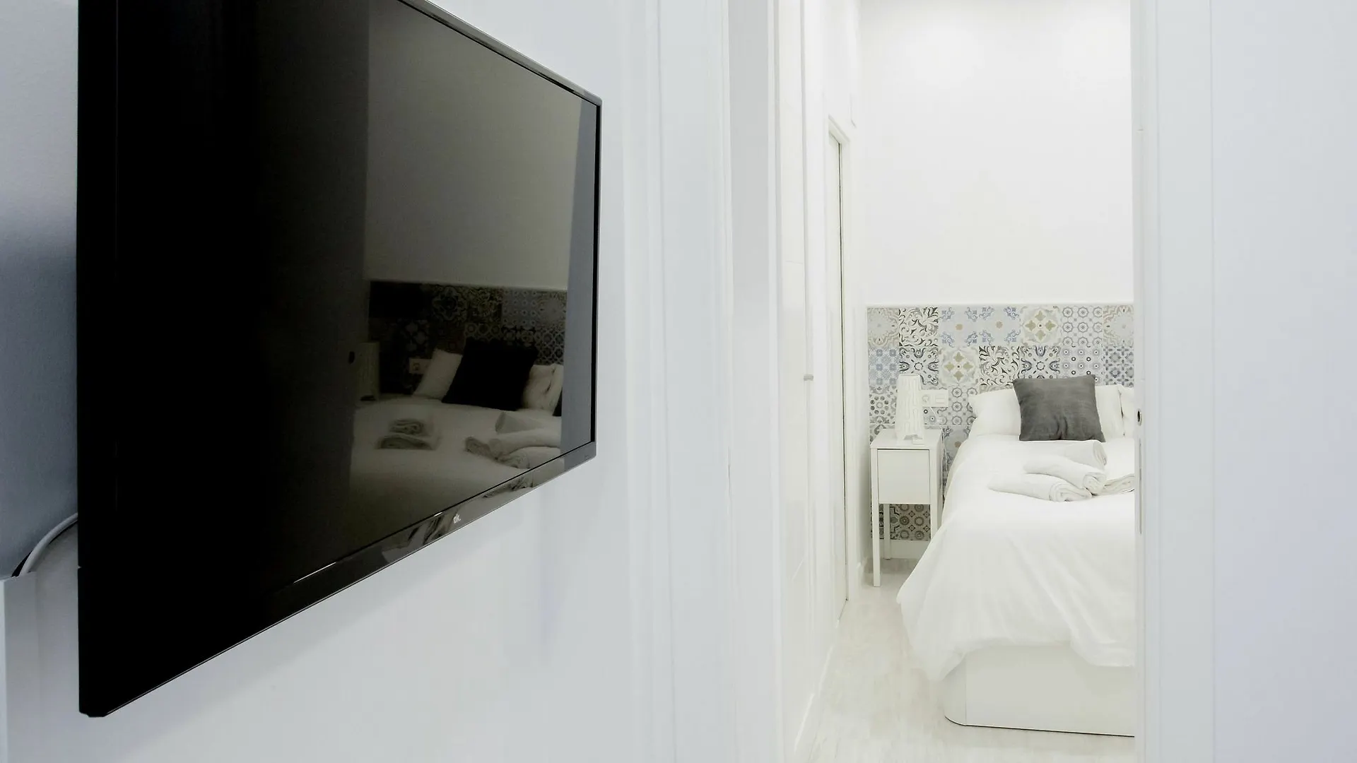 Suncity Lazcano Flat Malaga 0*,