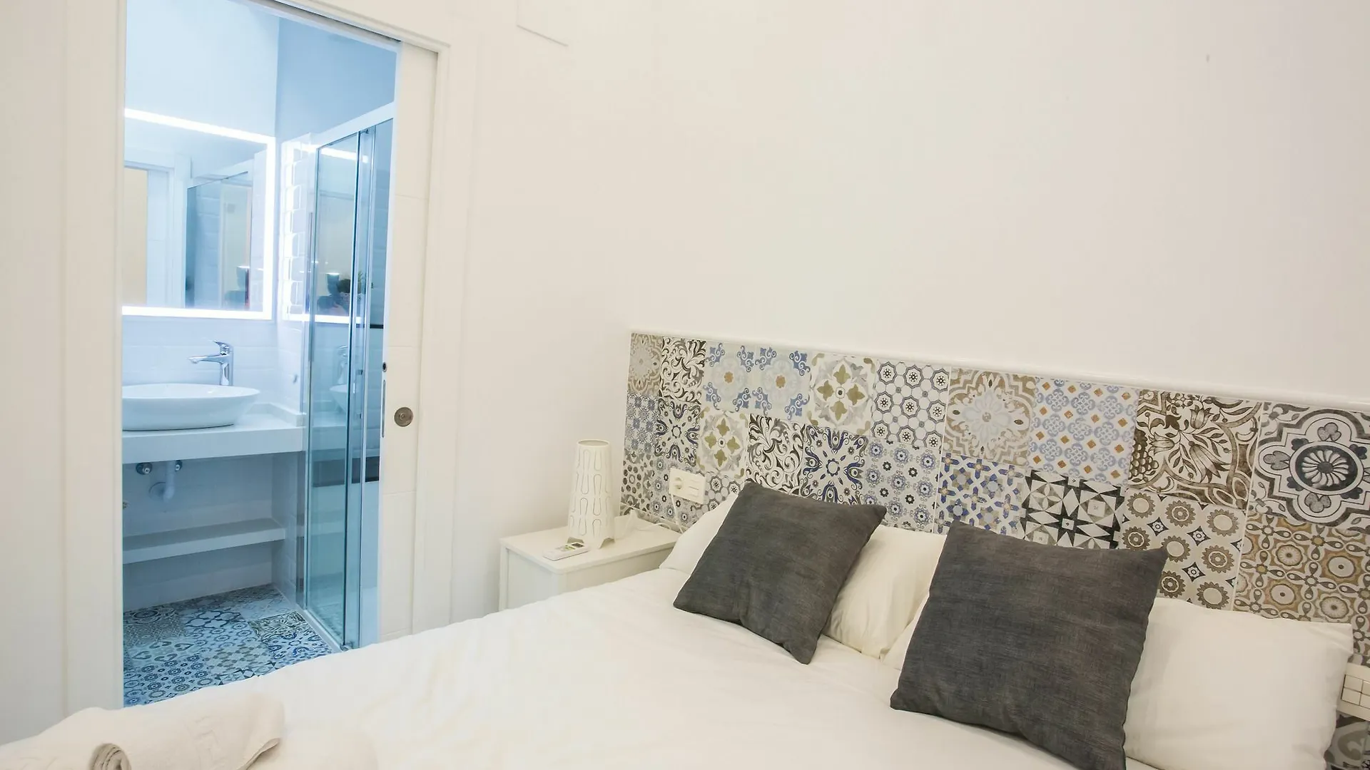 Suncity Lazcano Flat Malaga 0*,  Spain